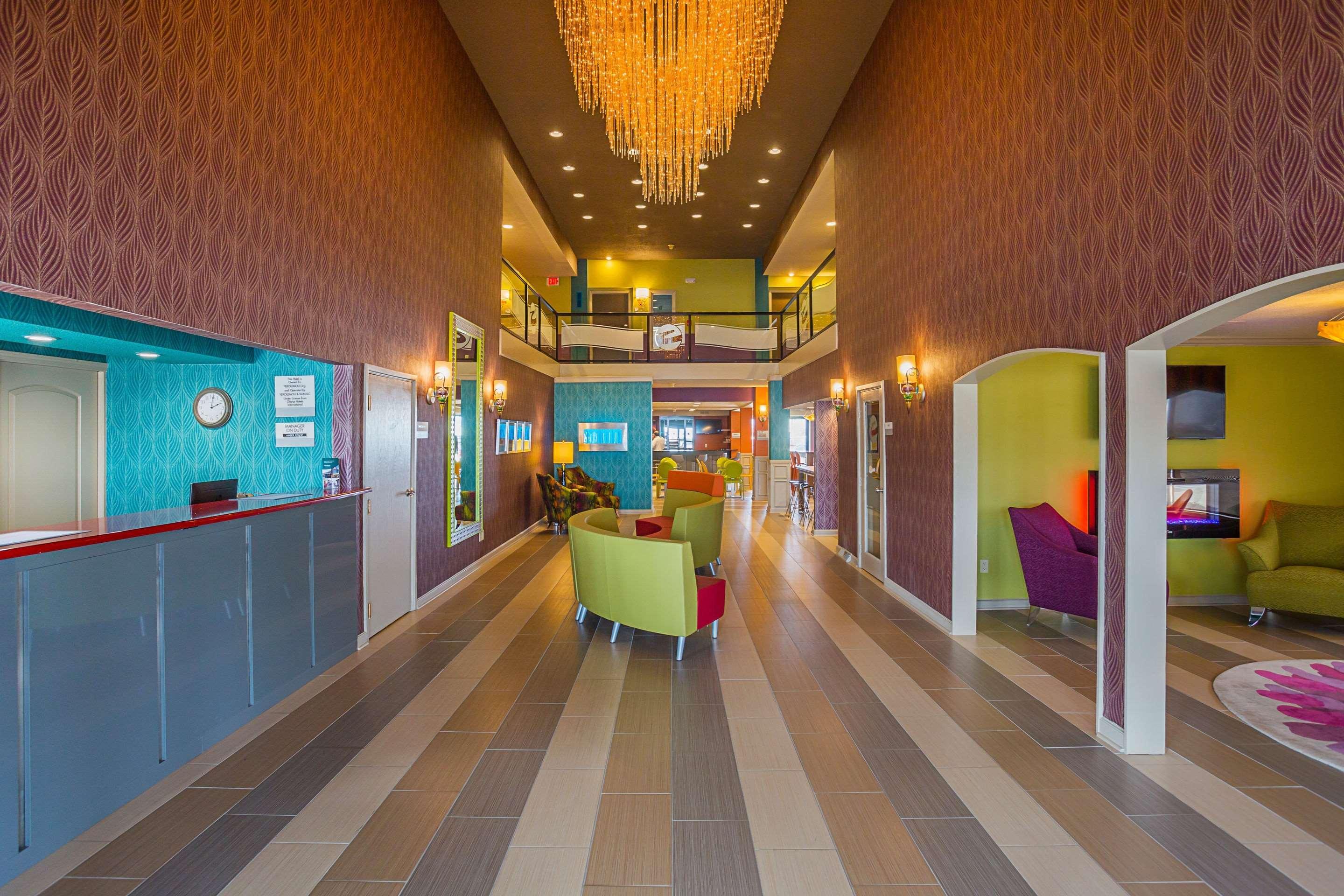 Clarion Inn & Suites Евансвіл Екстер'єр фото